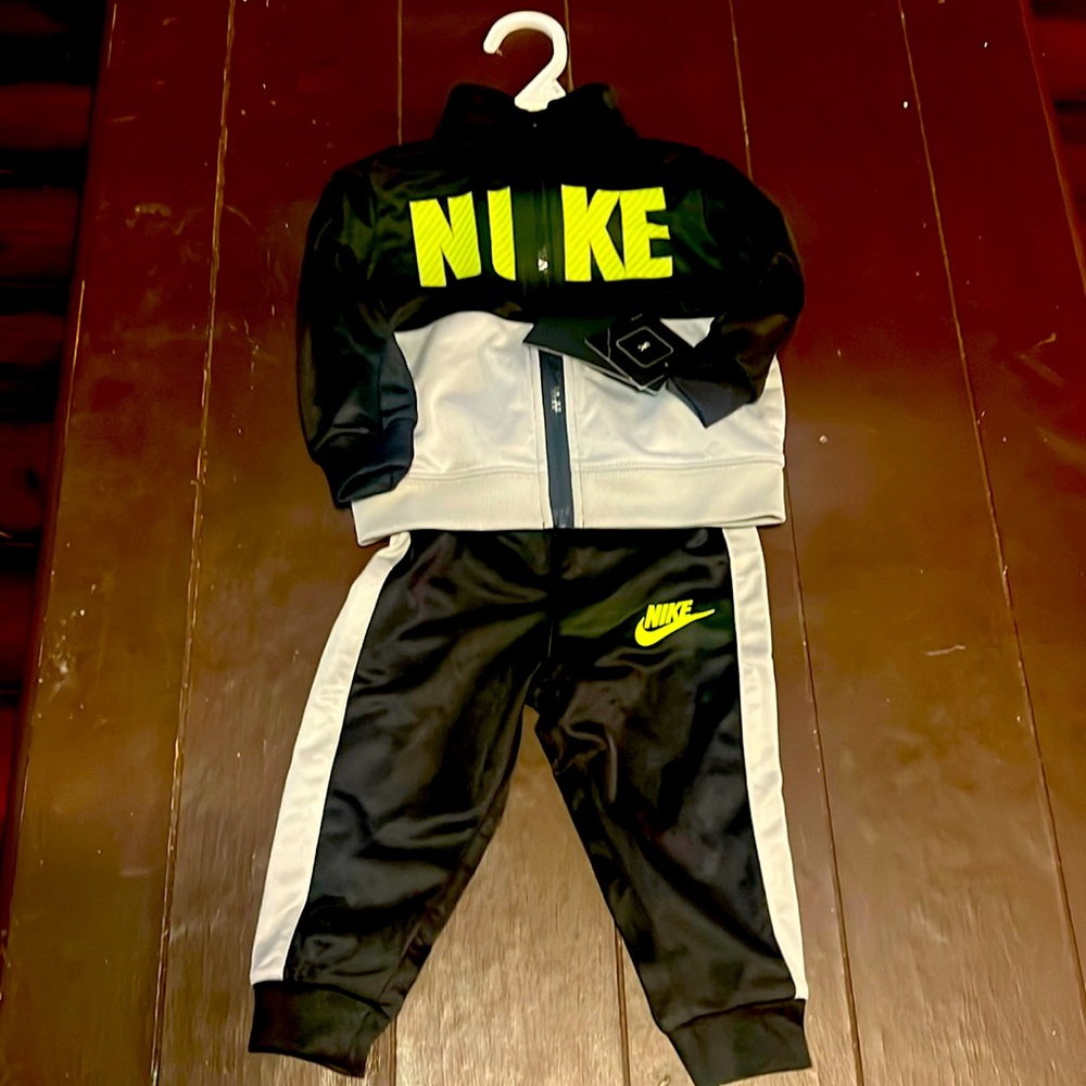 Nike set 12M